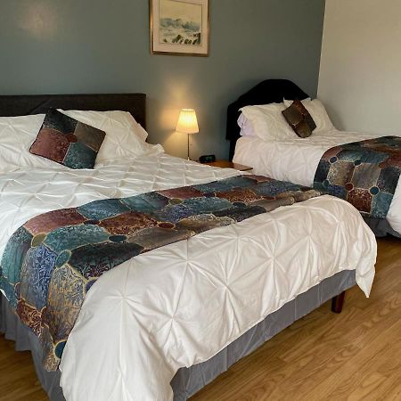 Webbers Lake Charlotte Motel Queen And Double Bed Exterior photo