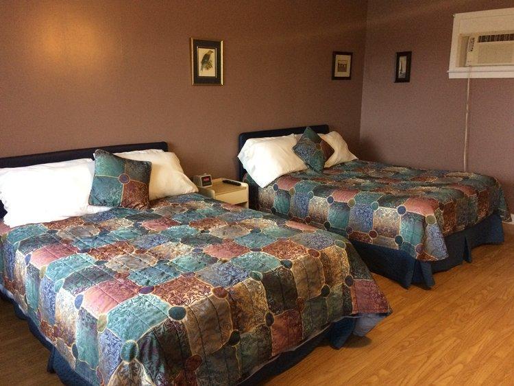 Webbers Lake Charlotte Motel Queen And Double Bed Exterior photo