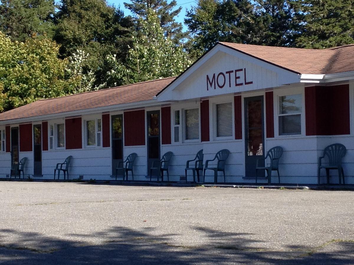 Webbers Lake Charlotte Motel Queen And Double Bed Exterior photo