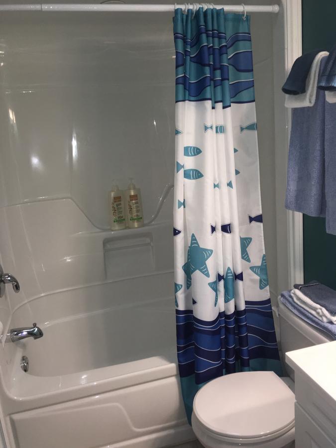 Webbers Lake Charlotte Motel Queen And Double Bed Exterior photo