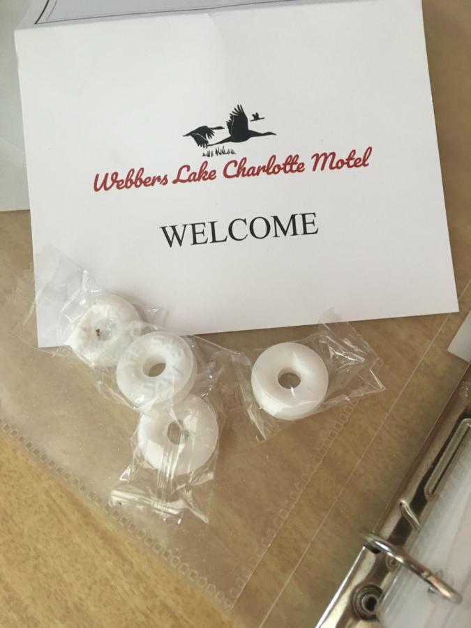 Webbers Lake Charlotte Motel Queen And Double Bed Exterior photo