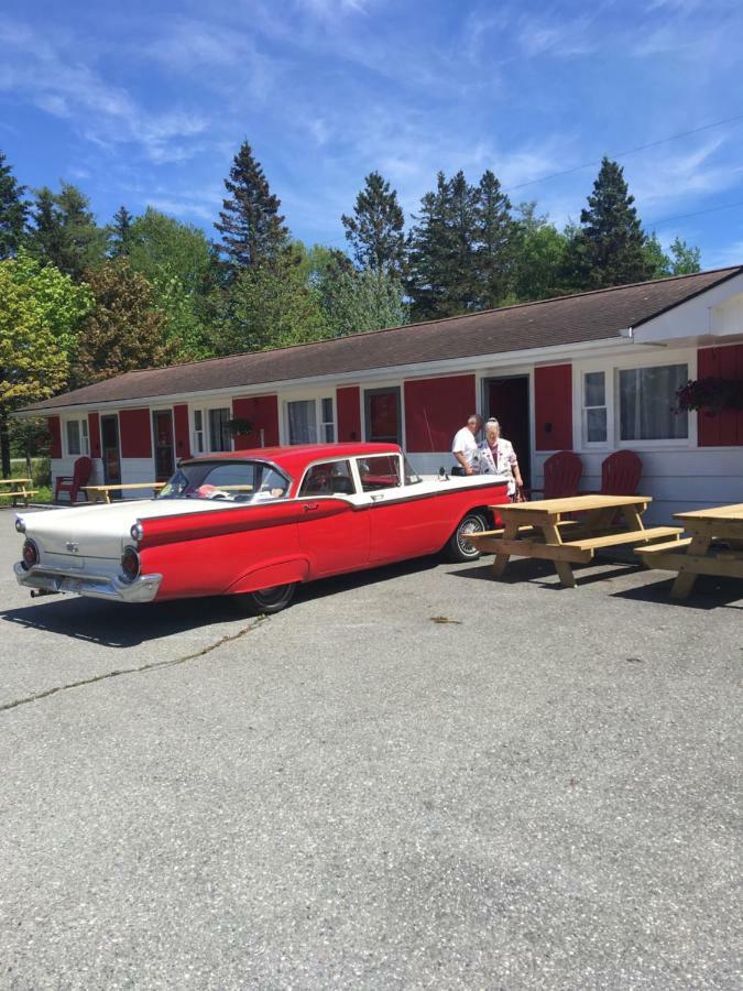 Webbers Lake Charlotte Motel Queen And Double Bed Exterior photo