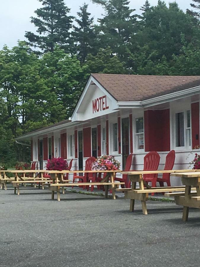 Webbers Lake Charlotte Motel Queen And Double Bed Exterior photo